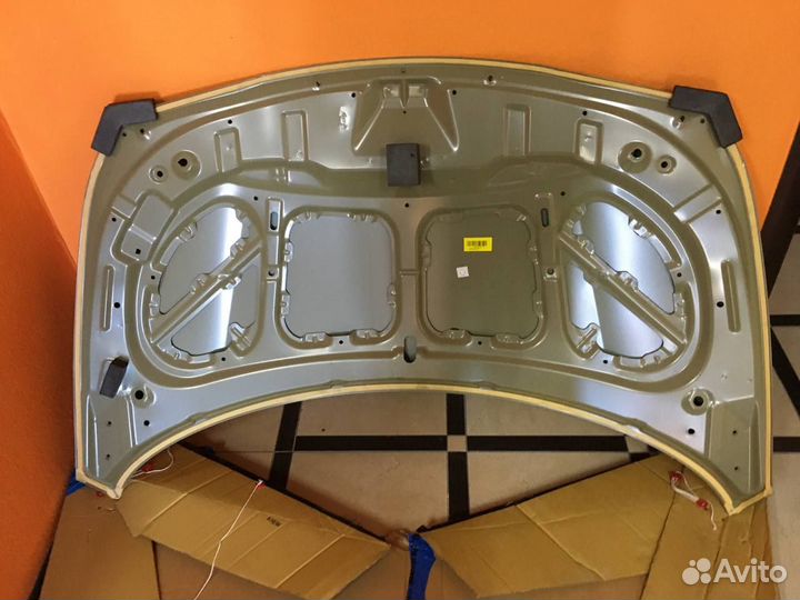 Капот на Hyundai Solaris2015