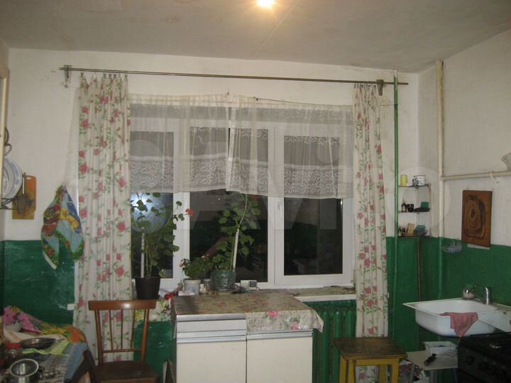 Комната 13 м² в 4-к., 1/5 эт.