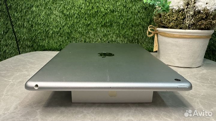 iPad 6 2018 32gb WIFi ростест в отличном состоянии