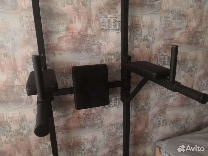 Турник настенный