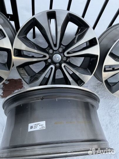 Эксклюзив Range Rover SVAutobiography 2021 R22