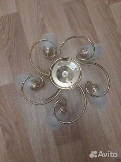 Продаю люстру