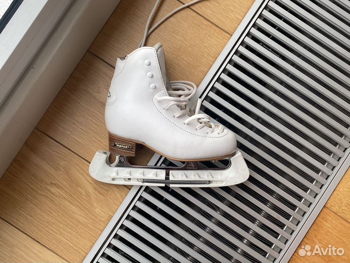 Фигурные коньки risport