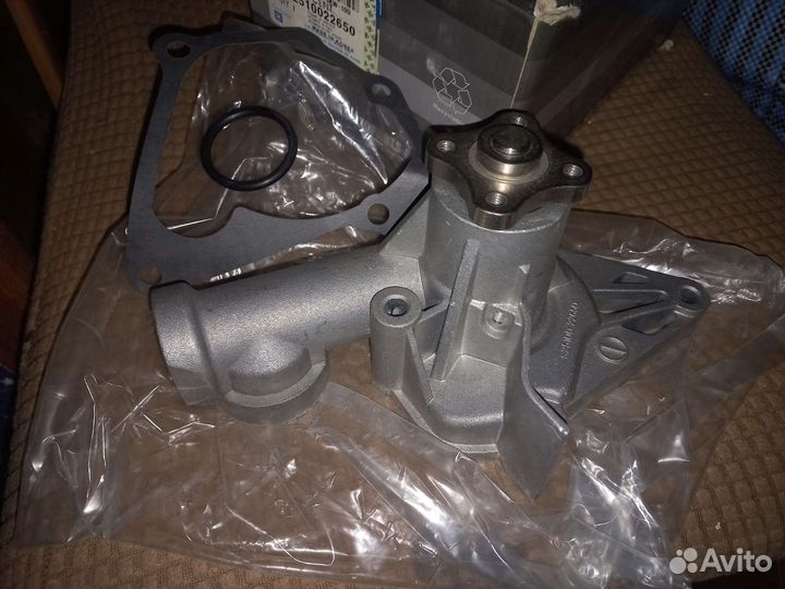 Помпа водяная на Hyundai Mitsubishi Proton