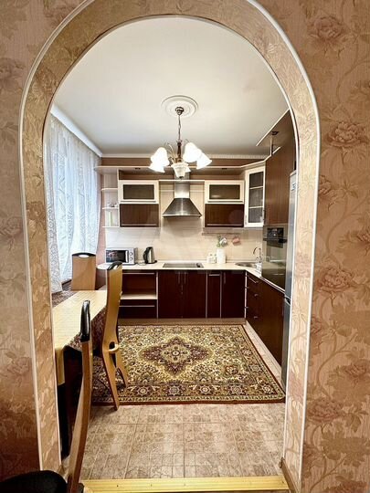 2-к. квартира, 67 м², 2/5 эт.