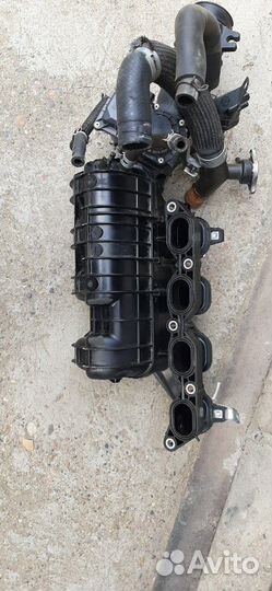 Впускнои коллектор с датчиком егр и заслонкои. 1nz