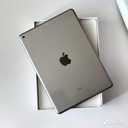 Apple iPad 5 32 Gb Wi-Fi планшет