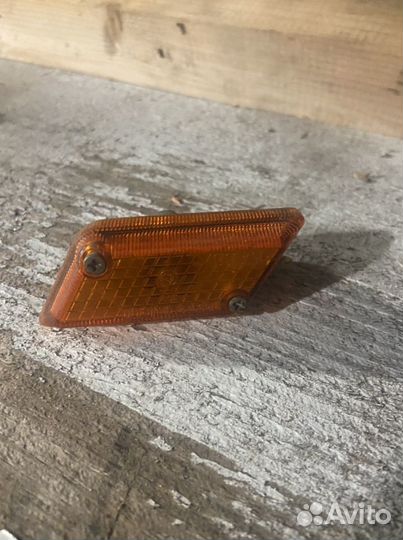 Поворотник ваз 2103