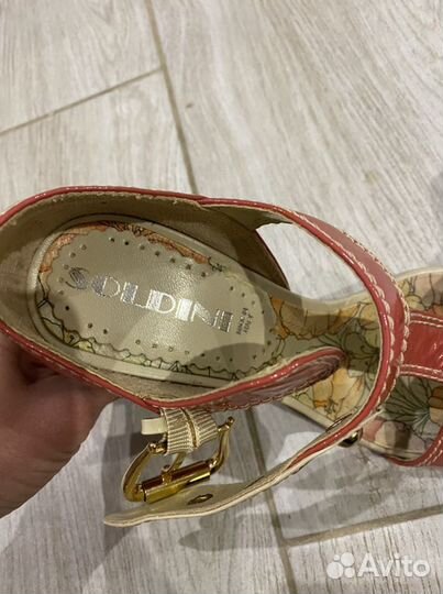 Босоножки,натуральный лак