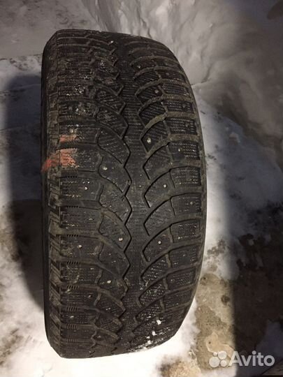 Bridgestone Blizzak Spike-01 235/55 R17