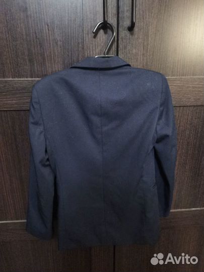 Продаю пиджак школьный