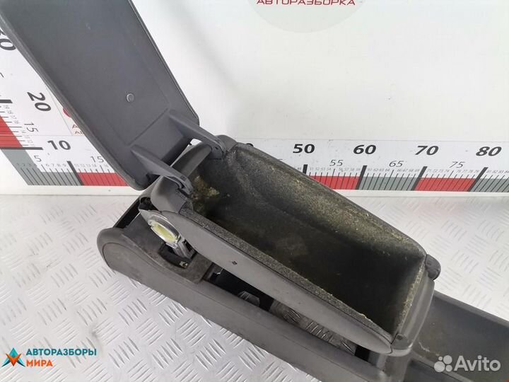 Подлокотник Audi A6 4B/C5 1999 4B0864245H1YS