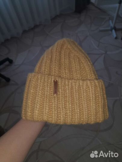 Женская шапка желтая зимняя