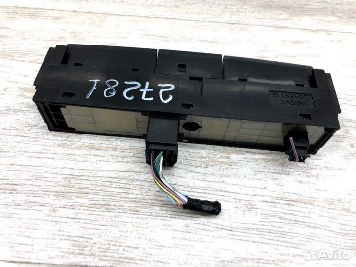 Кнопка аварийной сигнализации Toyota Corolla Verso