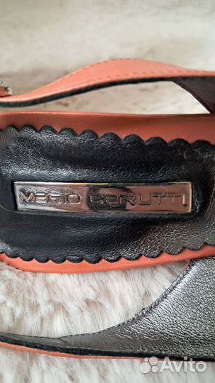 Фирменные босоножки коралловые Mario cerutti