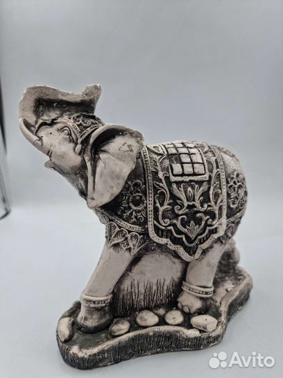 Статуэтка слон