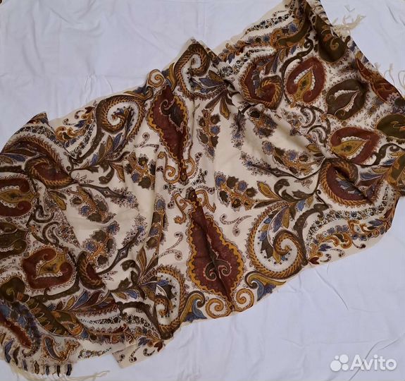 Шаль шерстяная