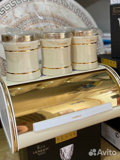 Хлебница с банками для сыпучих