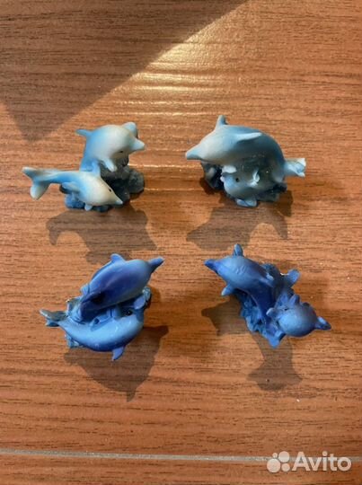 Декоративные фигурки дельфинов