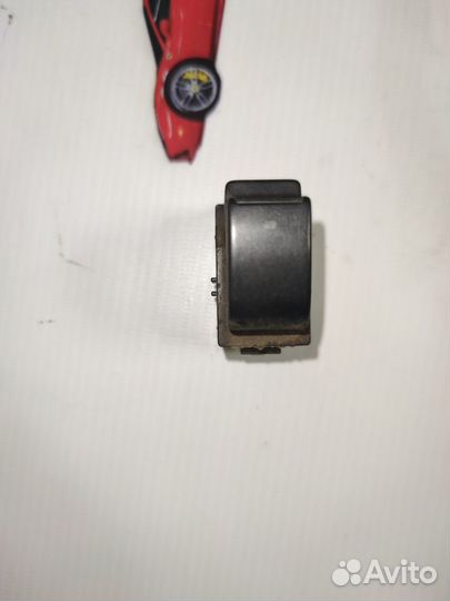 Кнопка стеклоподъемника Toyota Corolla E120