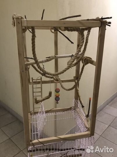 Клетка для среднего попугая с игровой площадкой