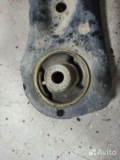 Рычаг передний правый 5Q0407152J VW Golf Audi A3