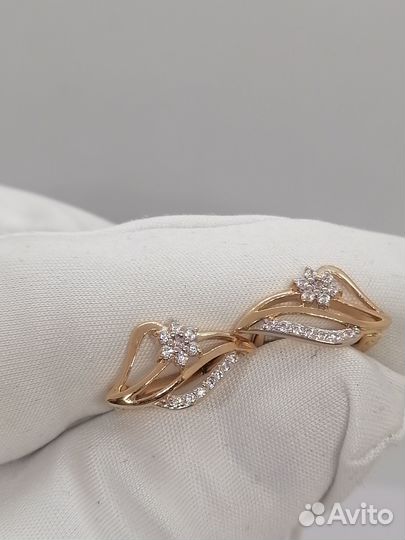 Золотые серьги с камнем