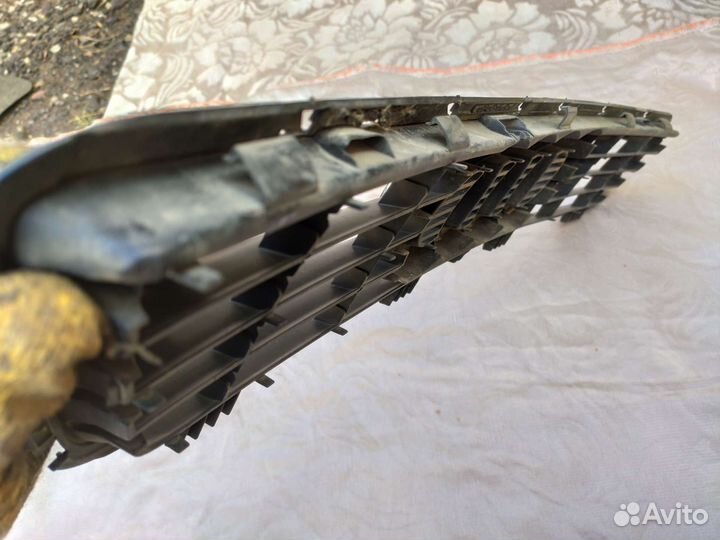 Решетка радиатора Audi A6C5 до 2001г