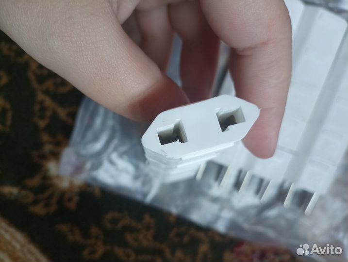 Адаптер-переходник для сетевых розеток