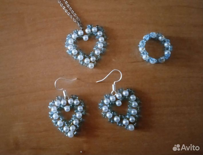 Серьги из бисера, кулон, колечко, браслет