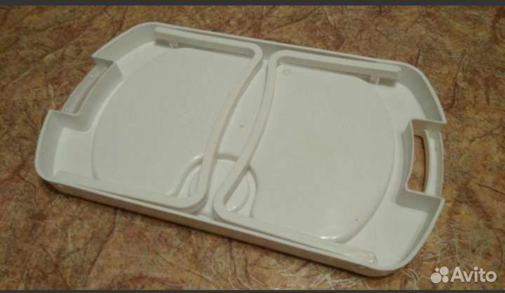 Стол для кормления с подставкой для книг