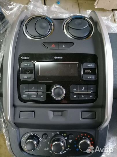 Штатная автомагнитола Ларгус. Рено