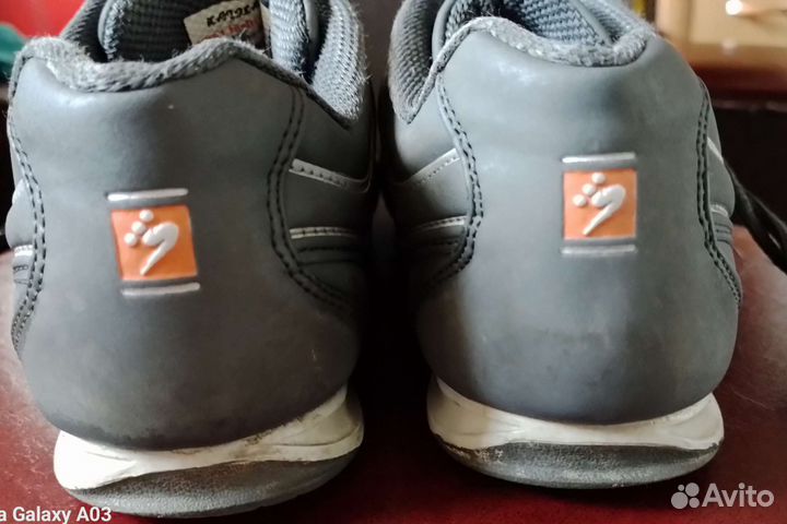 Кроссовки 36