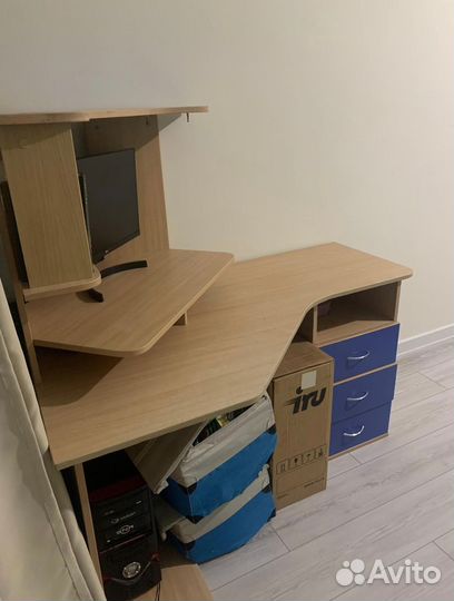 Компьютерный стол