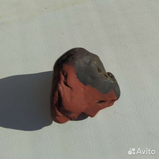 Уникальный двухцветный камень