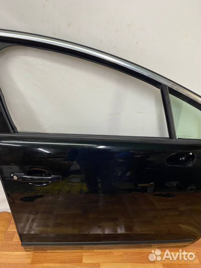 Дверь передняя правая Peugeot 3008 9004AV