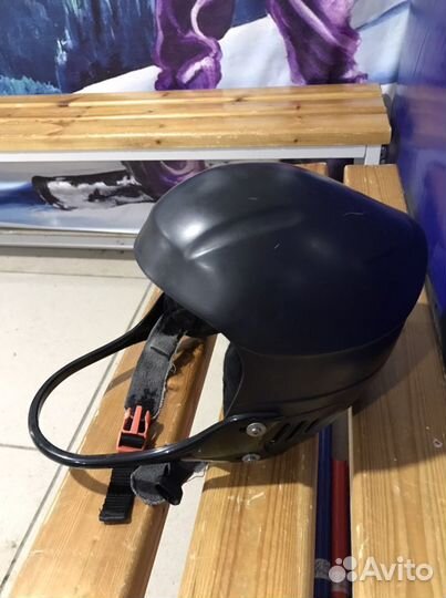 Горнолыжный шлем