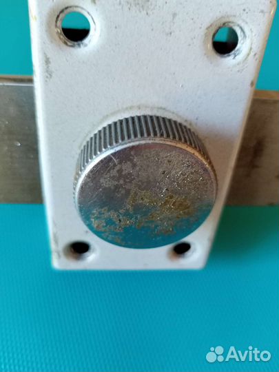 Замок дверной