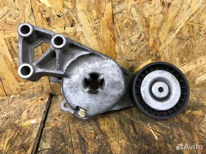 Ролик натяжной навесного оборудования Skoda