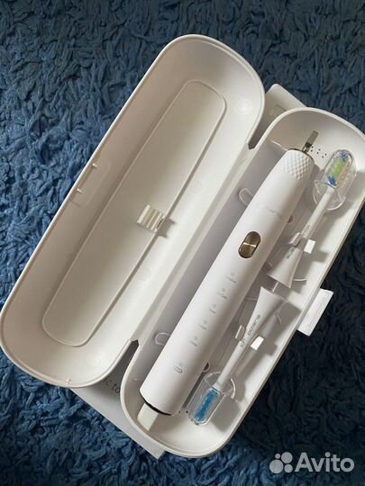 Электрическая зубная щетка Polaris