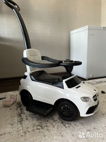 Машинка каталка детская с родительской ручкой