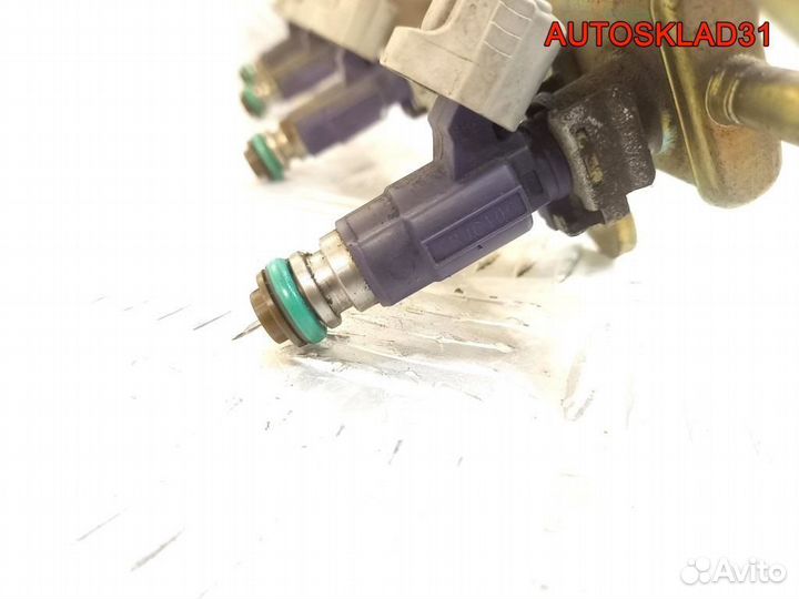 Форсунка топливная Nissan Primera P12 QR20 fbjc100