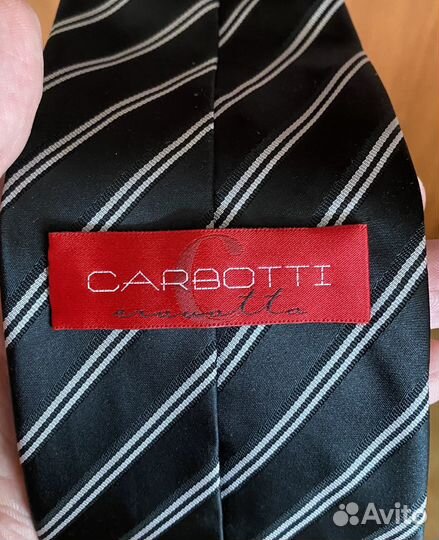 Два галстука Van Cliff и Carbotti