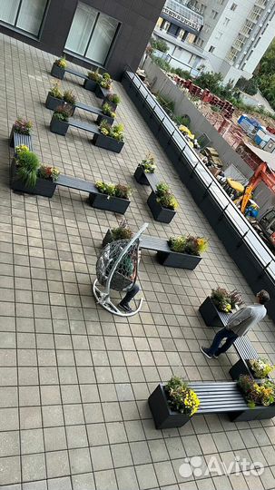 Скамейка-кашпо крашенное из лиственницы