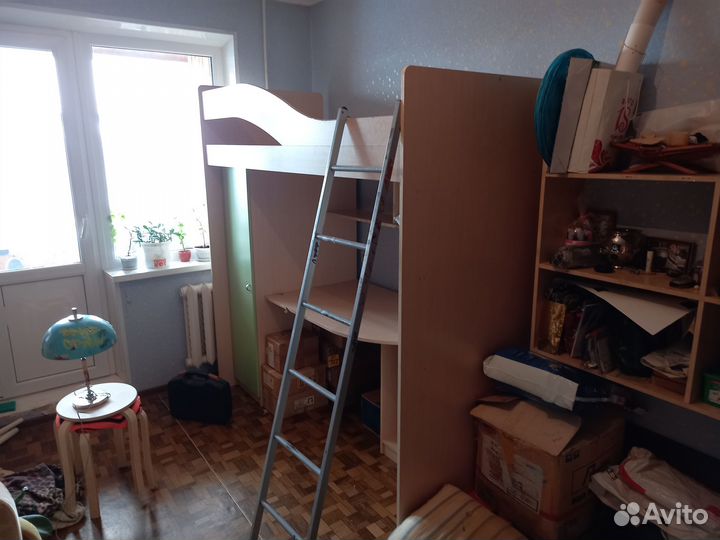 Детская кровать-чердак со столом(четыре в одном)