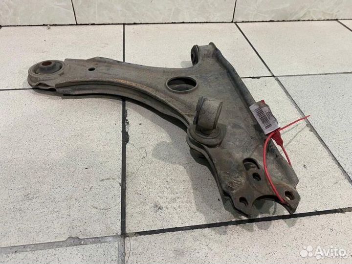 Рычаг передний правый Volkswagen Jetta 2