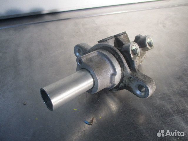 Цилиндр тормозной главный Renault Fluence L30R K4M