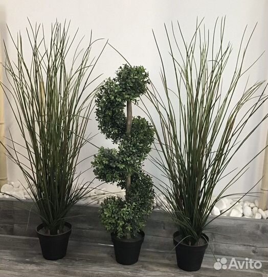 Искусственные растения в горшках