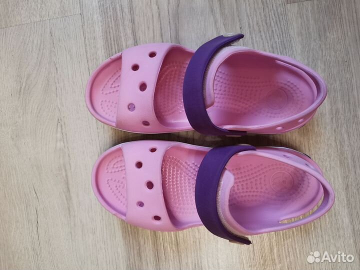 Сандалии для девочки Crocs c 12