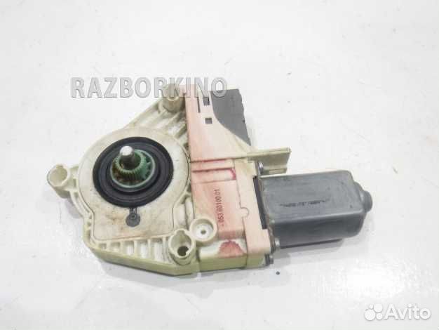 Моторчик переднего правого стеклоподъемника